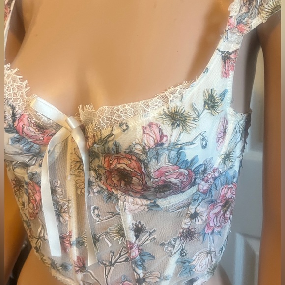 Victoria Secrets Lace Cap-Sleeve Corset Top New Small - Picture 6 of 13